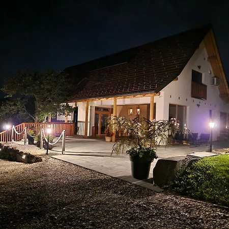 & Wine Lilek Bauernhof *